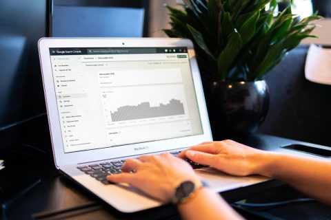 Tu proposes la maintenance après la livraison ?