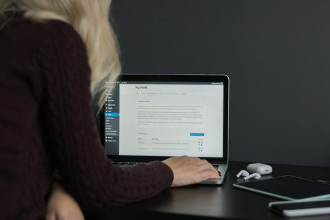 Je peux modifier mon site moi-même après la livraison ?